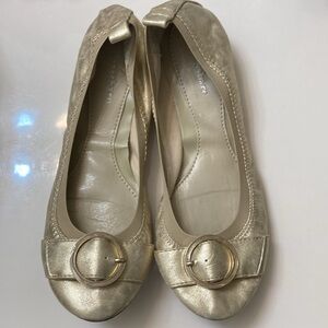 Women’s Gold Tone Ballet Flats with Buckle Size 7.5